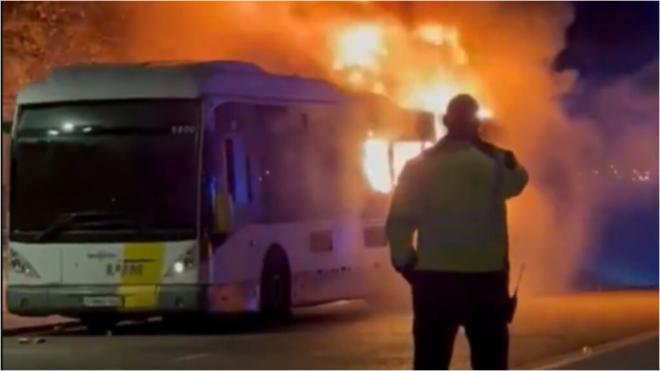 El autobús que se incendió en Bélgica (Captura de 'Sport')