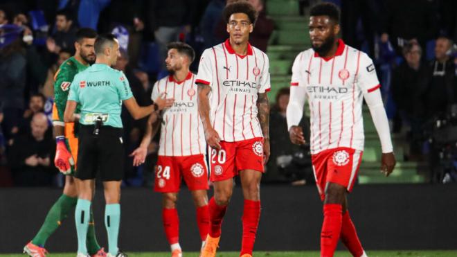 Jugadores del Girona ante el Getafe (Cordon Press)