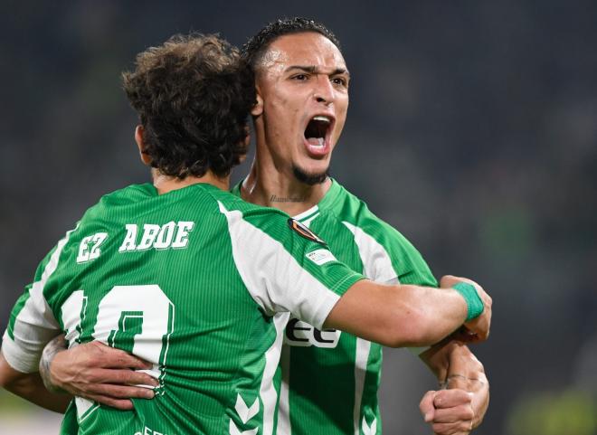 Ez Abde, celebrando su gol ante el Lyon (Foto: Kiko Hurtado).