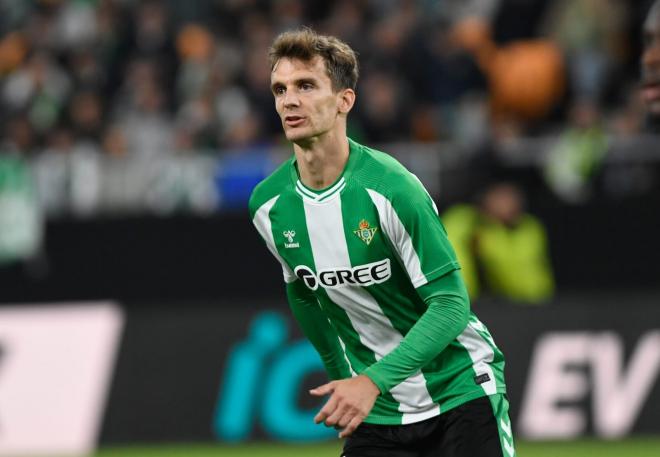 Diego Llorente, ante el Lyon (Foto: Kiko Hurtado).