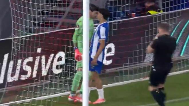 La 'pillería' de Gabri Veiga para expulsar a Barkas (Fuente: Movistar+)