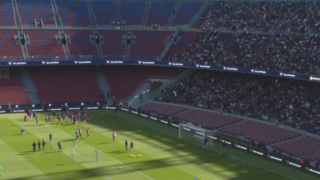 El Barça entrena en el Camp Nou (ElDesmarque)