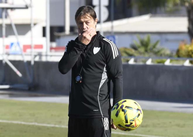 Matías Almeyda, en el entrenamiento de este viernes (Foto: Kiko Hurtado).