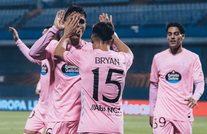 Bryan Zaragoza celebra un gol con Miguel Román (Foto: Celta).