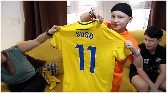 Lucas con la camiseta de Suso.