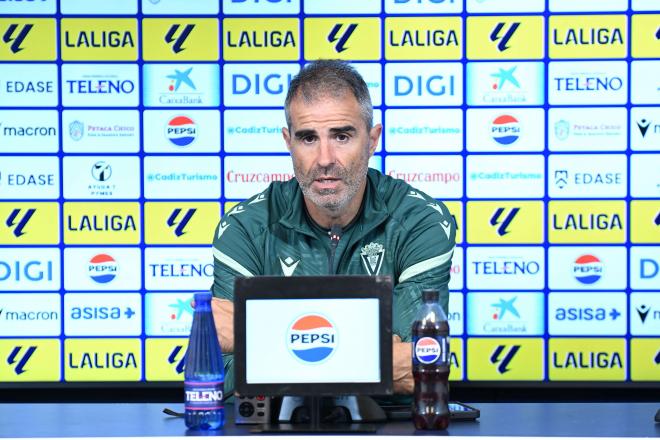 Gaizka Garitano en sala de prensa. (Foto: Cádiz CF)