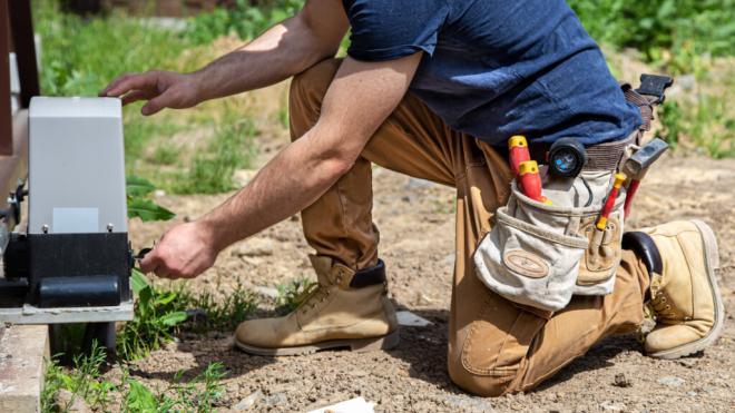 Obrero trabajando (Foto: Freepik)