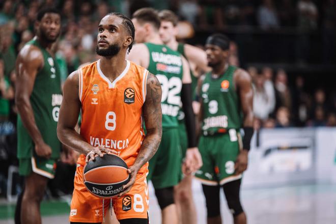 La racha del Valencia Basket finaliza en una dura batalla en pista del líder (86-77)