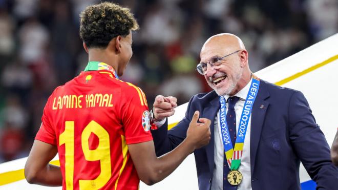Lamine Yamal y Luis de la Fuente tras ganar la Eurocopa (Cordon Press)