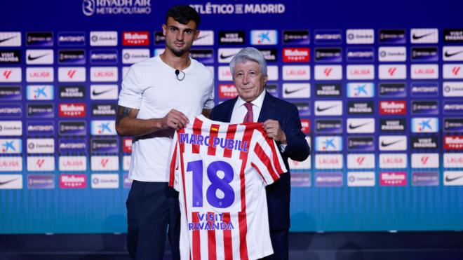 Presentación de Marc Pubill con el Atlético de Madrid (Europa Press)