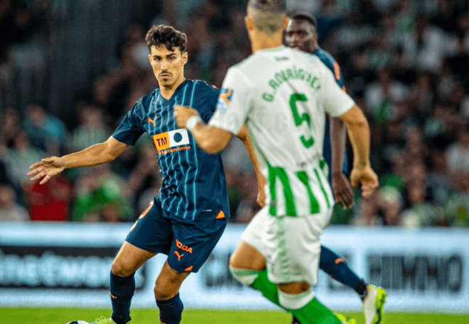 André Almeida ante el Betis (Foto: Valencia CF)