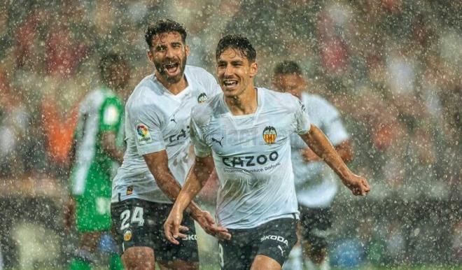 André Almeida celebra su gol de falta ante el Real Betis