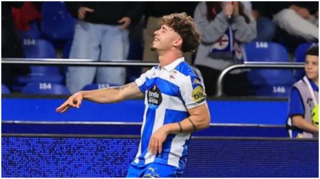 Mario Soriano celebra su gol ante la Cultural Leonesa. (LaLiga Hypermotion)