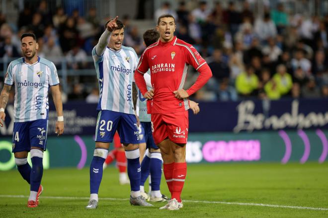 Javi Montero y Adri Fuentes, en el Málaga-Córdoba (Foto: LALIGA).