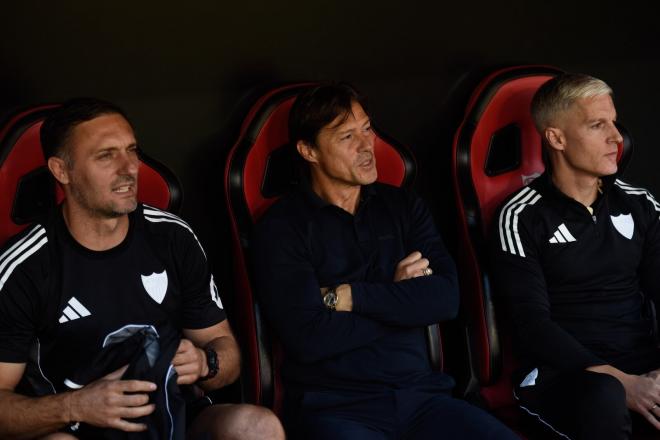 Almeyda, en el banquillo, en el Sevilla-Osasuna (Foto: Kiko Hurtado).