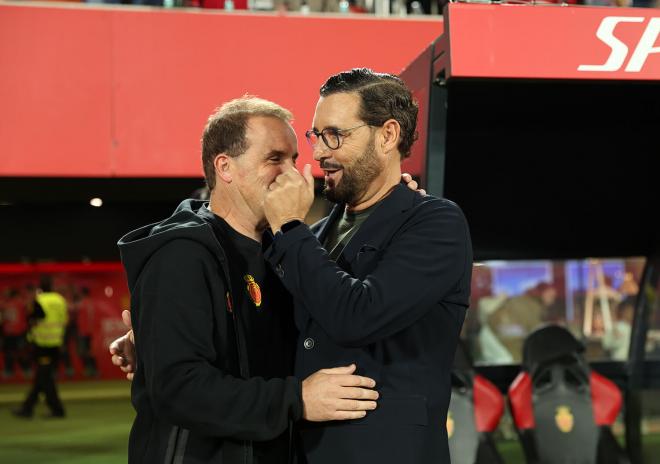 Jagoba Arrasate y José Bordalás se saludan antes del Mallorca-Getafe (Foto: LaLiga).
