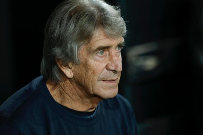 Manuel Pellegrini, ante el Valencia (Foto: Europa Press).