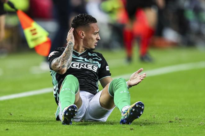 Antony, ante el Valencia (Foto: Europa Press).