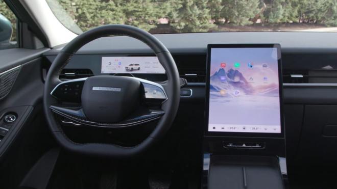 Gonzalo Serrano descubre el nuevo JAECOO 5 Exclusive