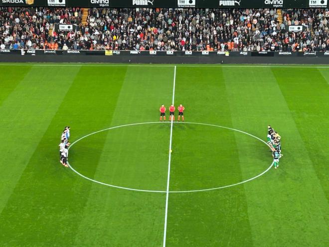 Homenaje a Ochotorena en Mestalla