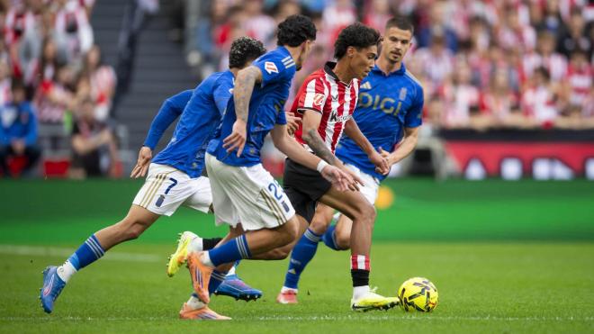 Selton Sánchez Sued la conduce este domingo ante el Real Oviedo en San Mamés (Foto: Athletic Club).