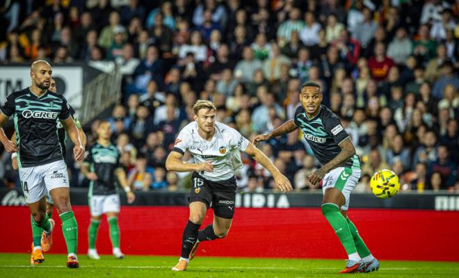 Lucas Beltrán en el Valencia-Betis (Foto: Valencia CF)