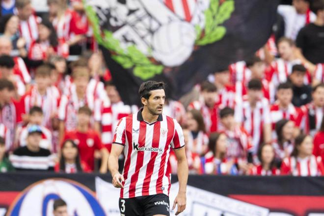 Dani Vivian, en acción ante el Real Oviedo en San Mamés (Foto: Athletic Club).