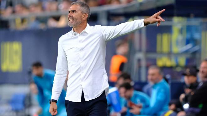 Gaizka Garitano protesta en el Cádiz - Real Valladolid (Foto: LALIGA).