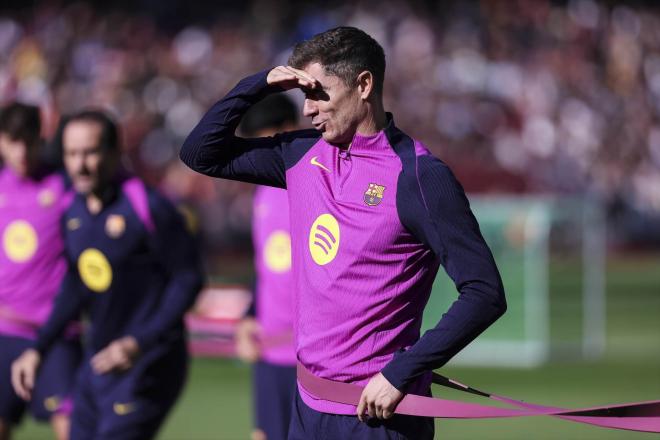 Robert Lewandowski, durante el entrenamiento en el Camp Nou (Europa Press)
