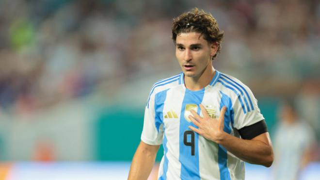 Julián Álvarez en un partido de Argentina (Cordon Press)