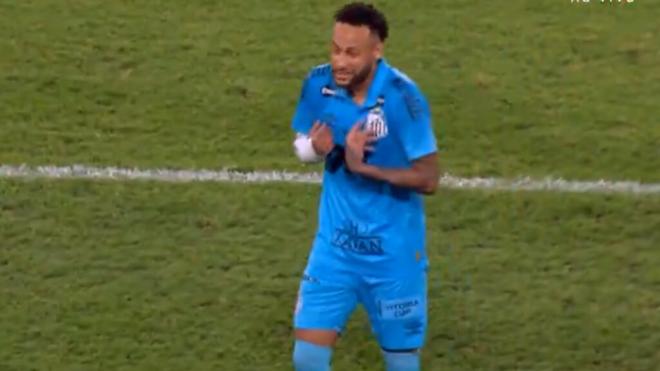 Los gestos de Neymar al ser sustituido con el Santos (Captura de redes sociales)