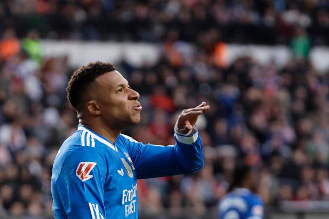 Mbappé protestando en Vallecas (EFE)