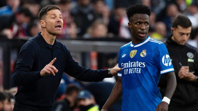 Xabi Alonso y Vinicius en Vallecas (Cordon Press)