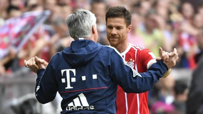 Xabi Alonso y Carlo Ancelotti durante su etapa en el Bayern de Múnich (Fuente: Cordon Press)