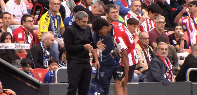 Ernesto Valverde charla con Selton Sued. (Foto: Movistar Plus)