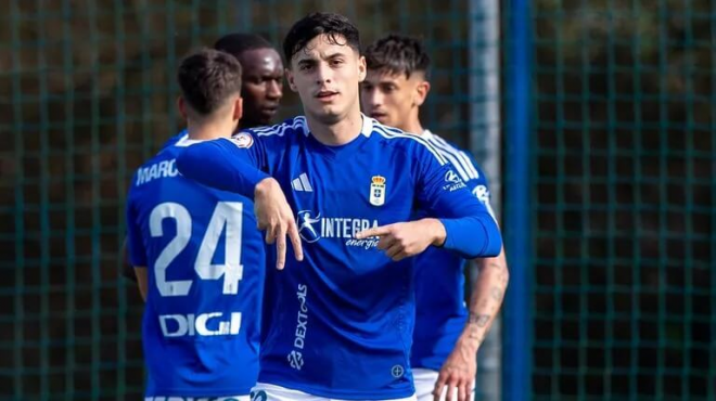 Joaquín Delgado celebra un gol con el Vetusta. (Foto: Real Oviedo)