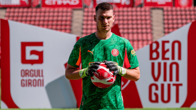 Dominik Livakovic, en su presentación con el Girona (Foto: GFC).