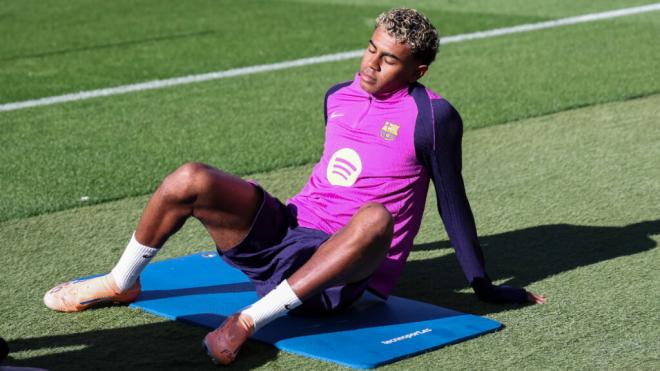 Lamine Yamal en un entrenamiento del FC Barcelona (Europa Press)