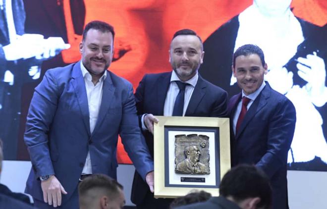 Tito González, recibiendo el Premio Blázquez 2025 (Foto: Kiko Hurtado)