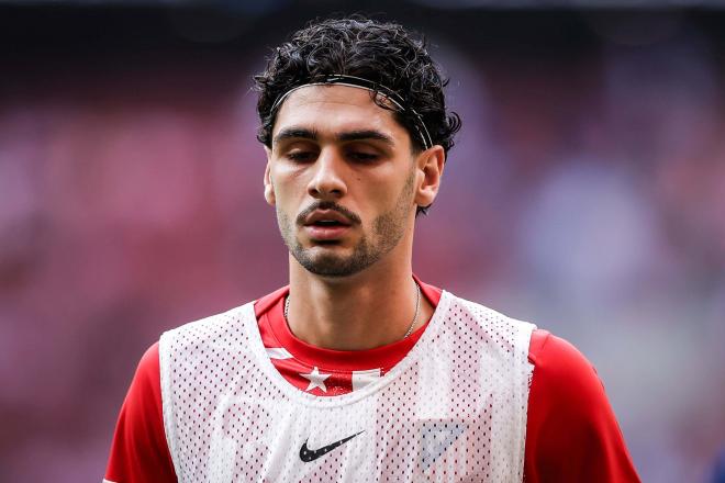 Jhonny Cardoso calentando con el Atlético de Madrid (Cordon Press)