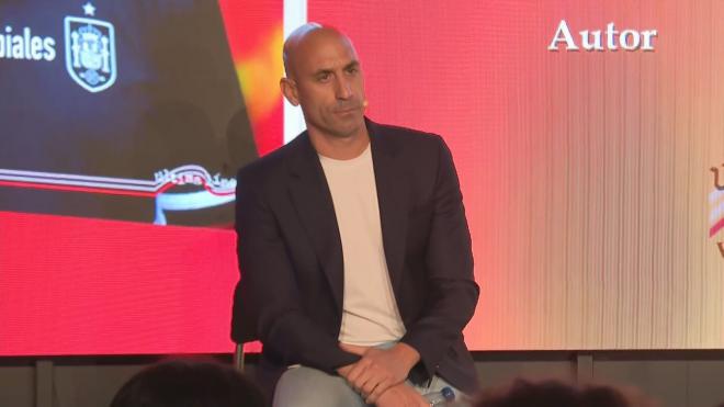 Luis Rubiales en la presentación de su libro