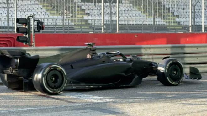 Checo Pérez, con un Ferrari SF-23 en Imola (Foto: Motorsport).