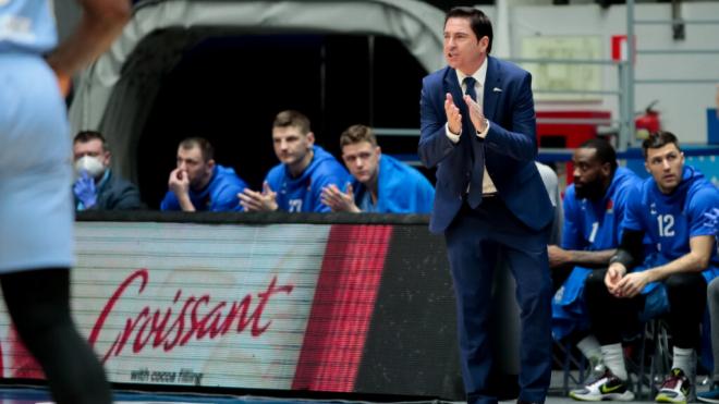 Xavi Pascual entrenando a su ex equipo, el Zenit (Europa Press)