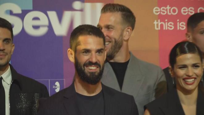 El Betis en pleno, con Isco en la proyección de 'En Silencio'.