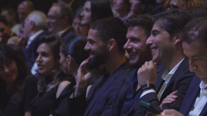 El Betis en pleno, con Isco en la proyección de 'En Silencio'.