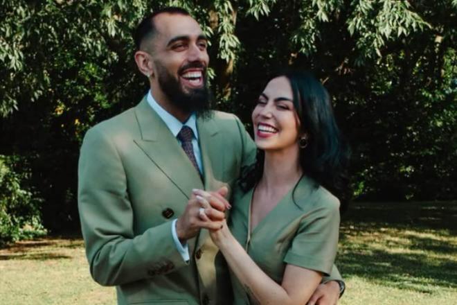 Borja Iglesias y María Valero posan en redes sociales.