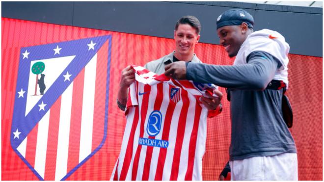Fernando Torres y Malik Washington se encuentran en el Estadio Metropolitano. (@fernandotorres)