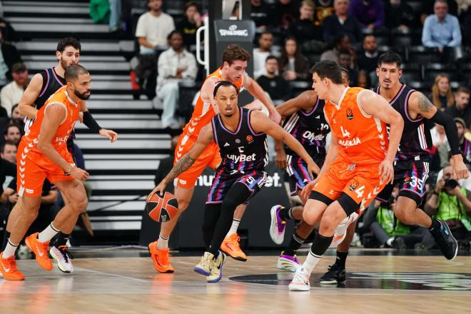 Valencia Basket cae al límite en París