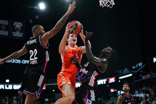 Valencia Basket cae al límite en París