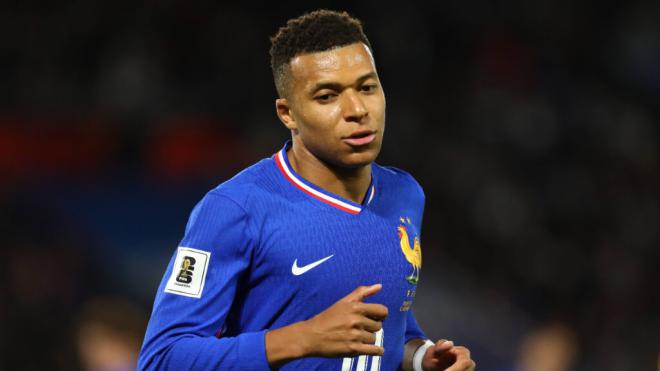 Mbappé en un partido de Francia (Cordon Press)